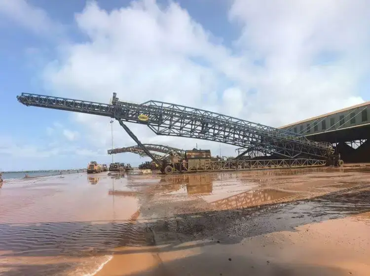 mobile shiploader conveyor.webp
